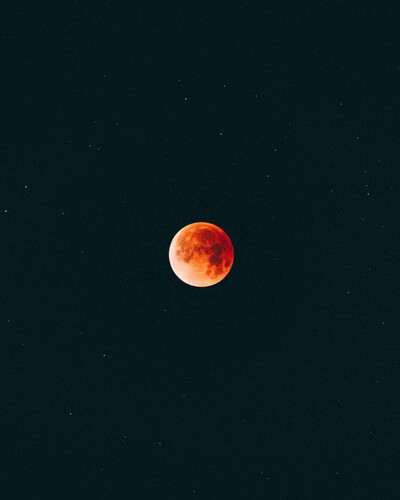 Super blood moon